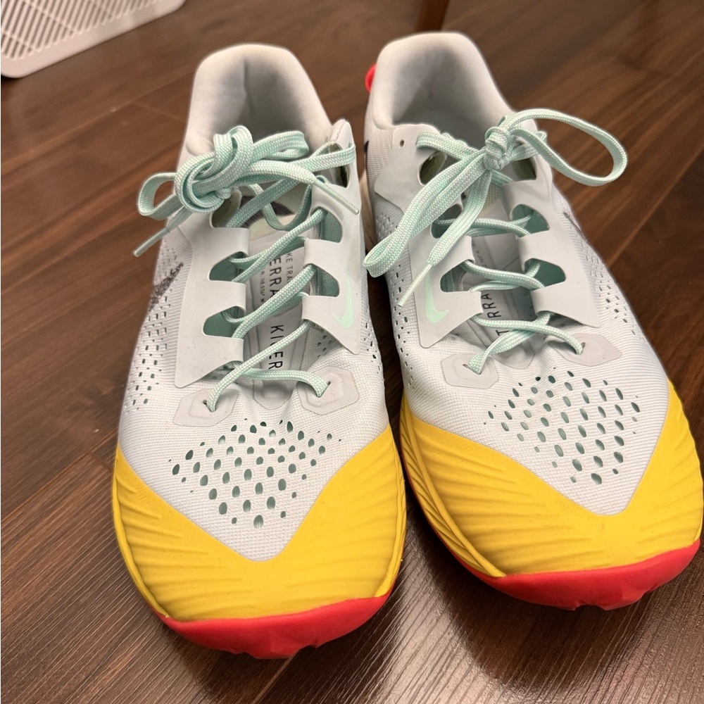 Nike Light Gray Yellow Runners Used Once